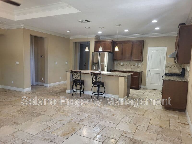 Fairfield House: 3891 Danbury Way