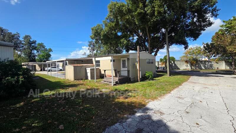 Lakeland Condo: 2735 W 10th St.