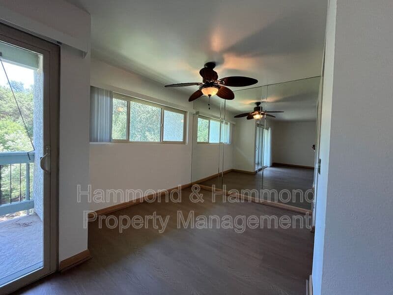 Calabasas Condo: 23633 Park Capri