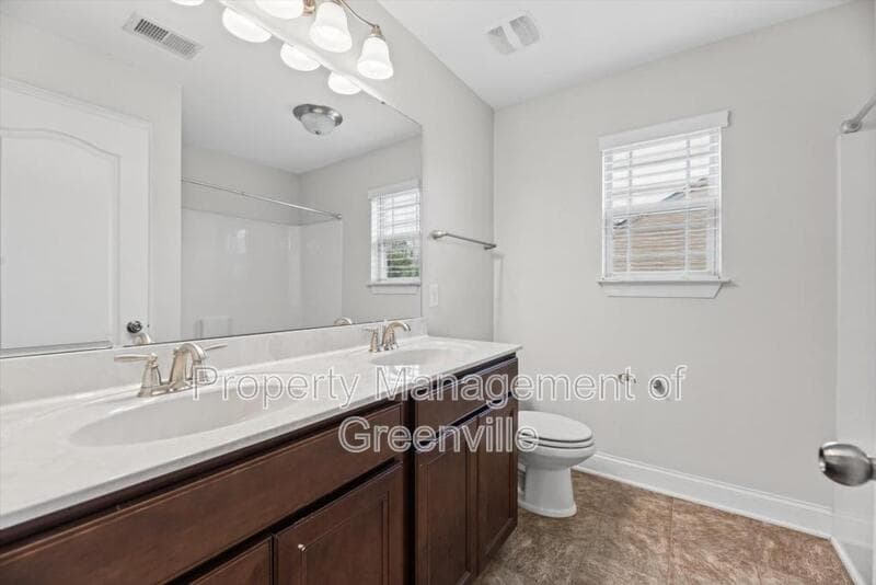 Simpsonville House: 10 Windsor Creek Ct