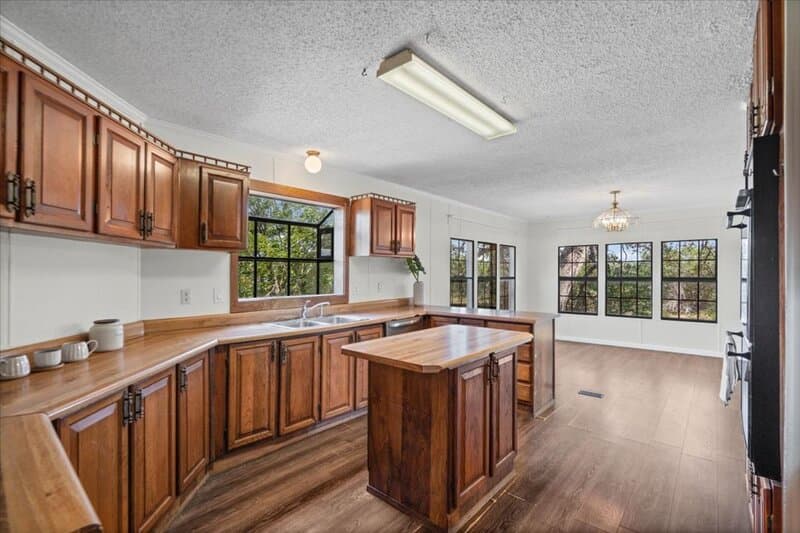 Austin House: 13501 Nutty Brown Road