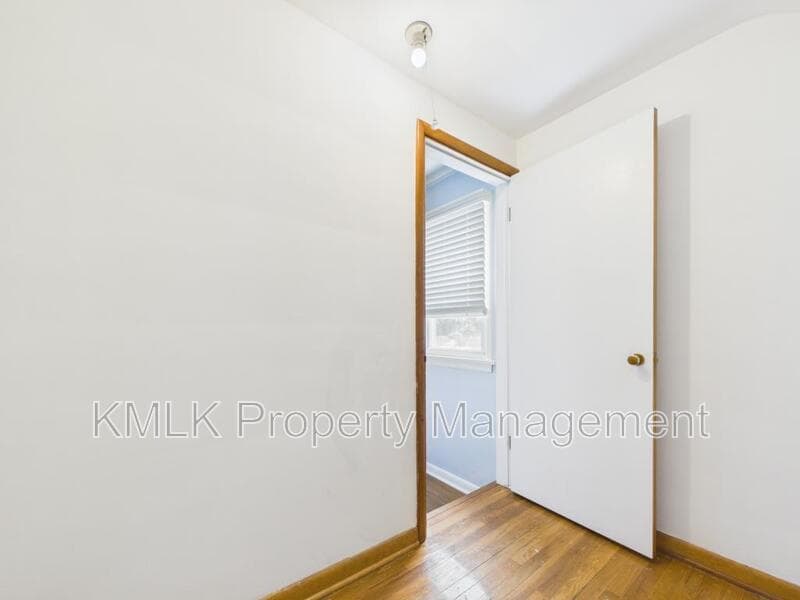 Akron House: 1263 Atwood Ave