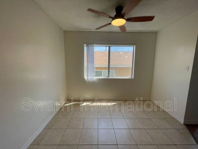 Inglewood Condo: 332 W. Regent St.