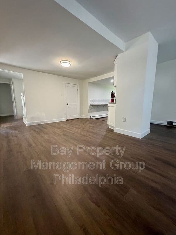 Blue Bell House: 1014 Trewellyn Ave