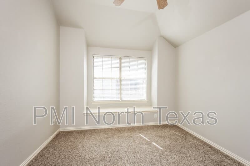 Little Elm House: 2541 Indian Hills Dr