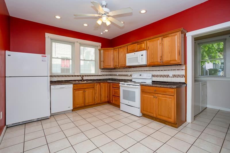 Willimantic House: 73 Maple Avenue