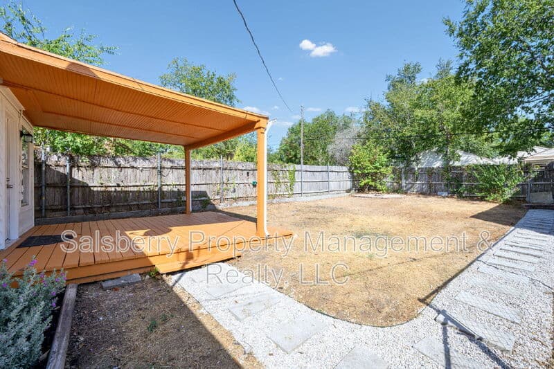 Fort Worth House: 3824 Collinwood Avenue