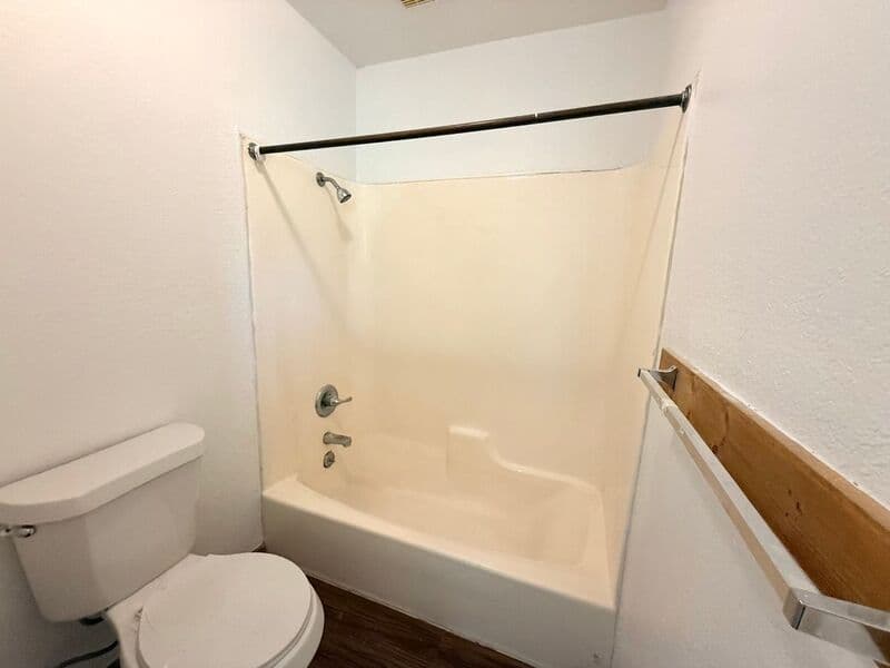 Excelsior Springs House: 1405 Neil Lane