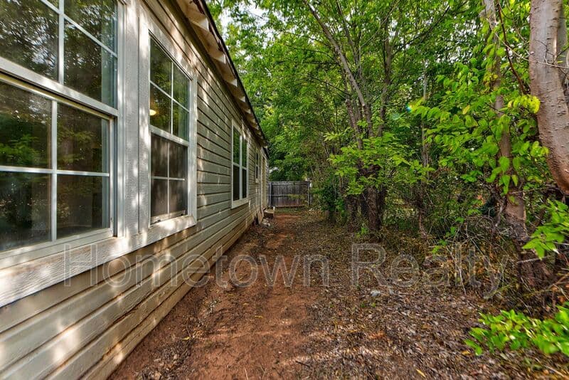 Oklahoma City House: 1801 E Madison Street
