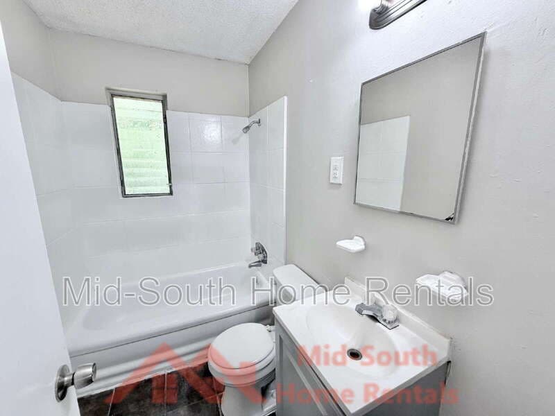 Memphis House: 3682 Suzanne Drive