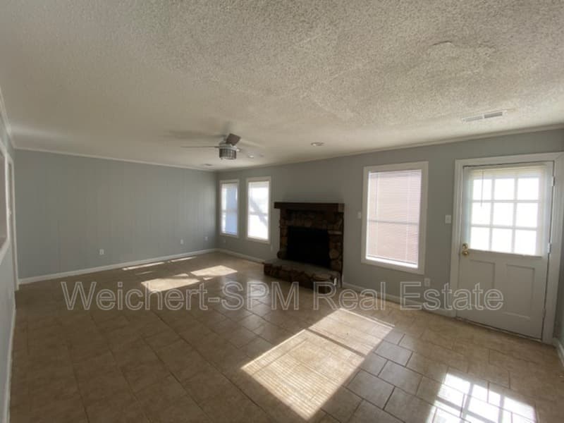 Memphis House: 5685 Remsen Dr