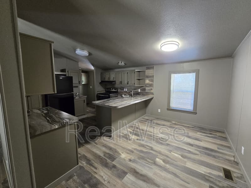 Idleyld Park House: 21370 N Umpqua Hwy