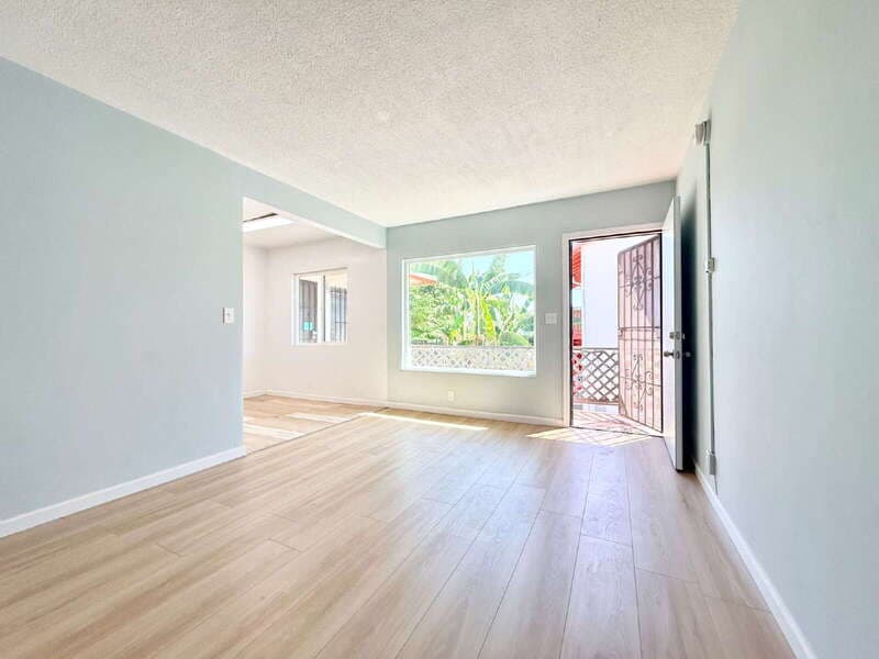 Los Angeles Condo: 2023 Reservoir Street