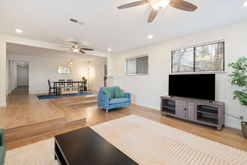 Carmichael House: 2122 Gunn Road