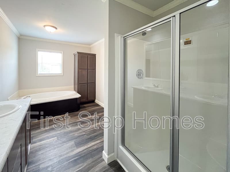 Tyler House: 401 Marco St