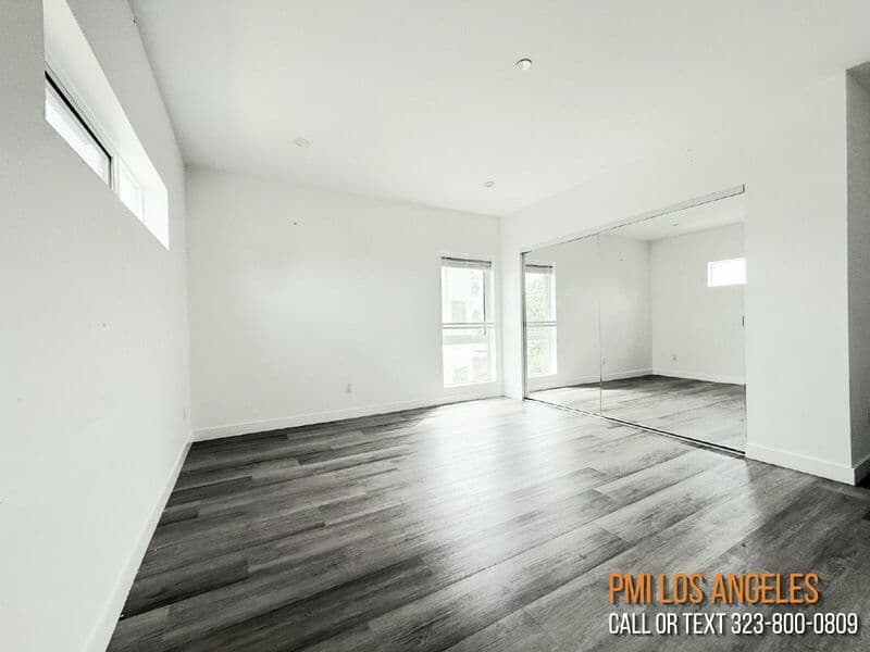 Los Angeles Condo: 1258 Leighton Avenue