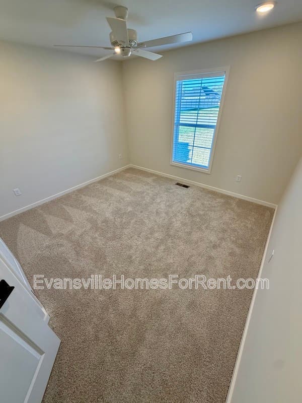Evansville House: 12811 Halle Drive