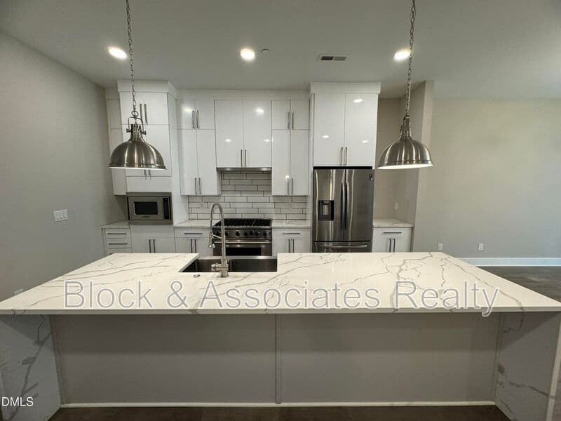 Durham House: 4016 Southpoint Landing