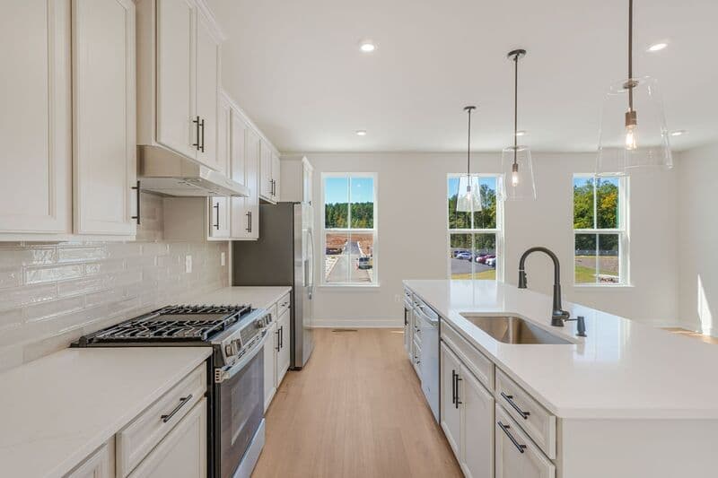 Fredericksburg House: 1400 Crested Iris Drive