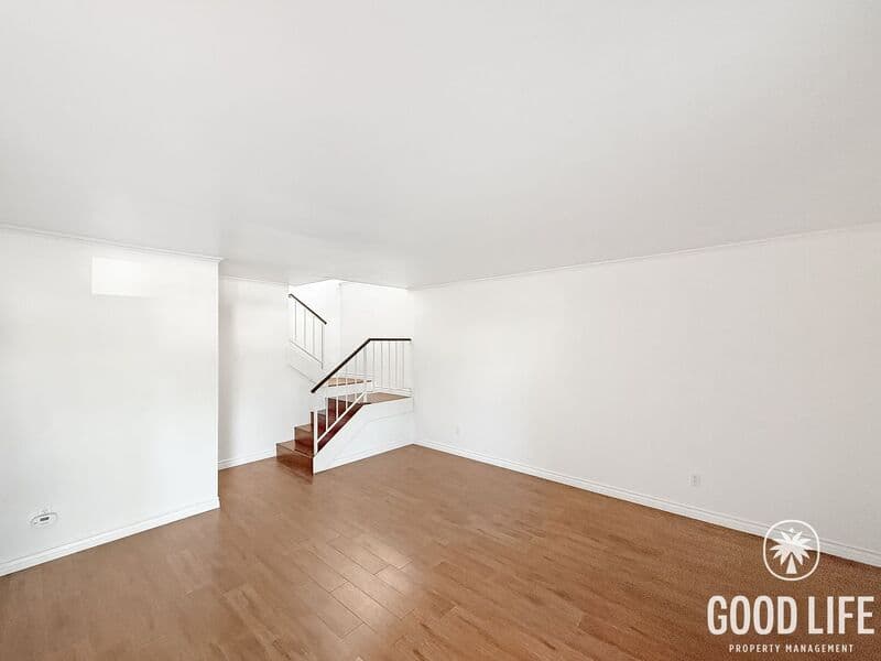 Oceanside Townhome: 827 Shelter Cove Way