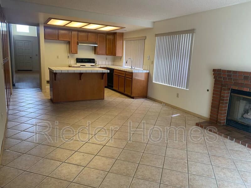 Chula Vista House: 1931 Rue Michelle