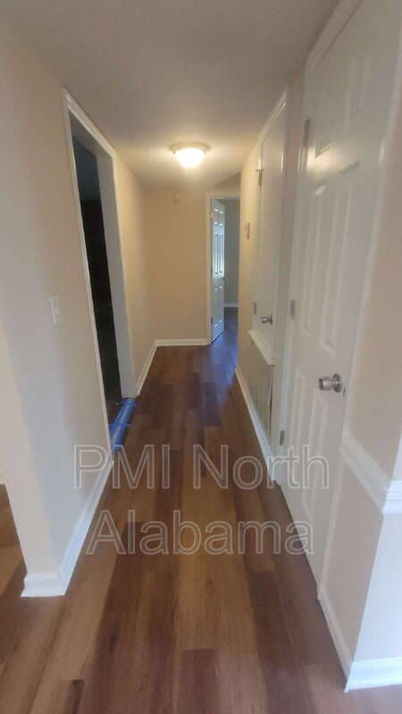 Huntsville House: 1021 Sandy Springs Rd NW