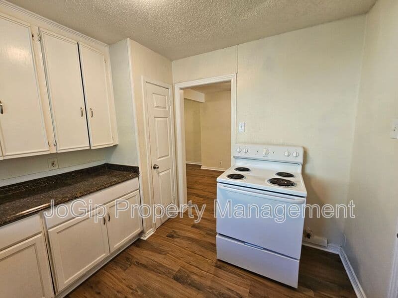Dallas Condo: 6540 Hollis Ave