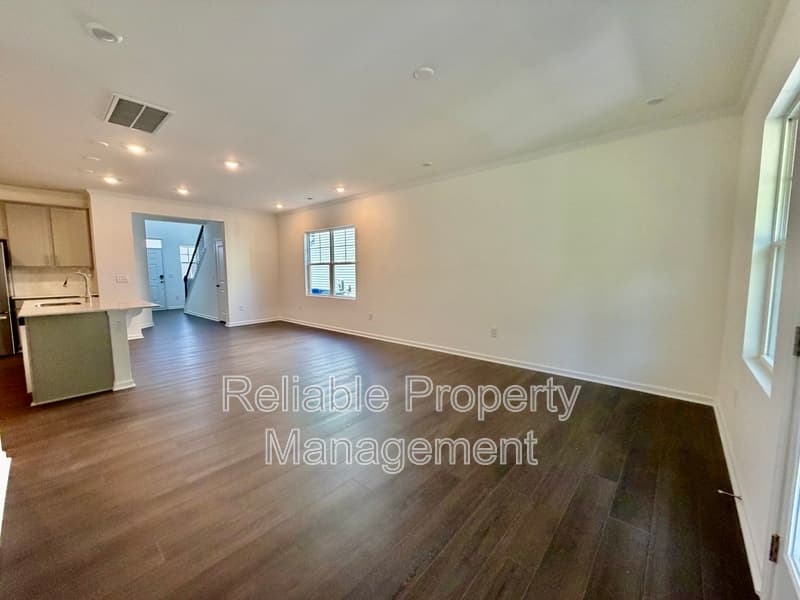 Lillington House: 354 Beachcomber