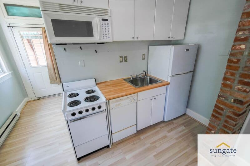 Baltimore Condo: 500 S Collington Ave