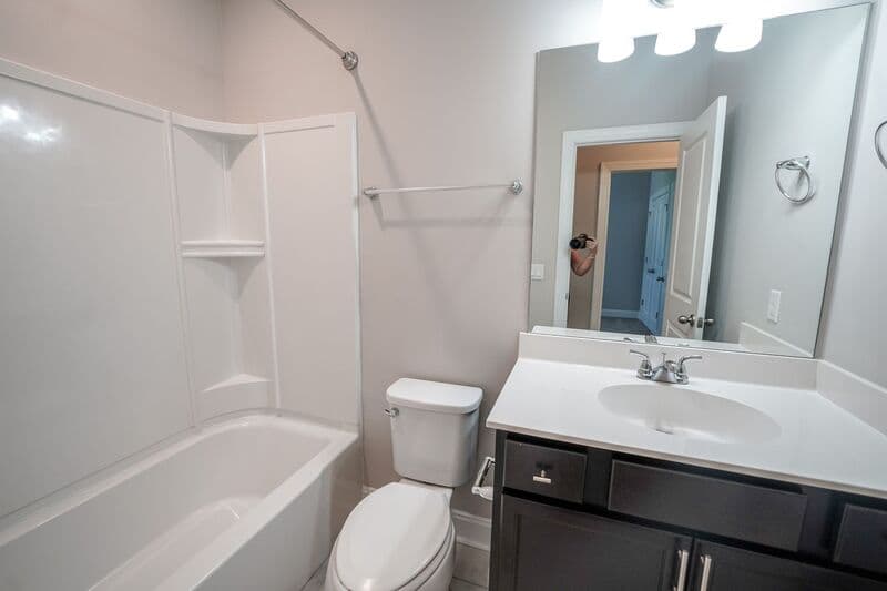 Richmond Hill House: 160 Lake Lily Drive