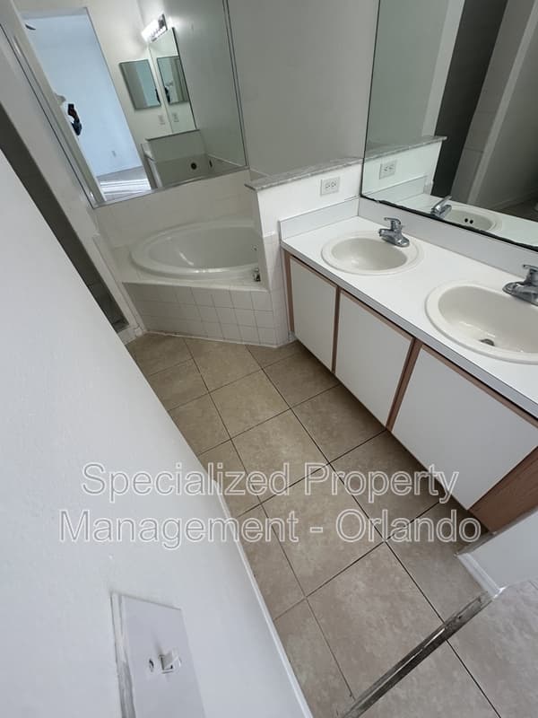 Orlando House: 4128 Berkshire Bay Ct