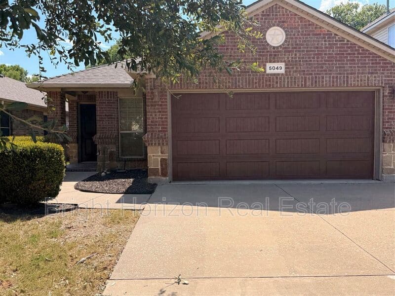 Fort Worth House: 5049 Britton Ridge Lane