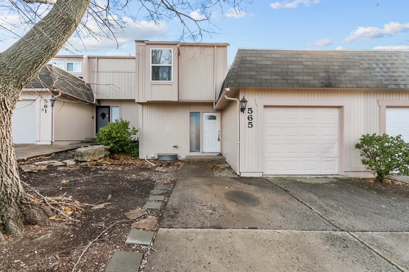 Blue Springs Condo: 565 NW Valleybrook Rd