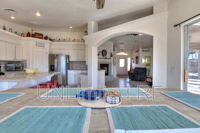Lake Havasu City House: 304 Acoma Blvd S