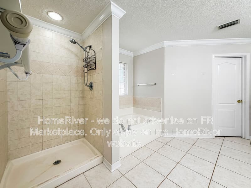 Navarre House: 6609 Codell St