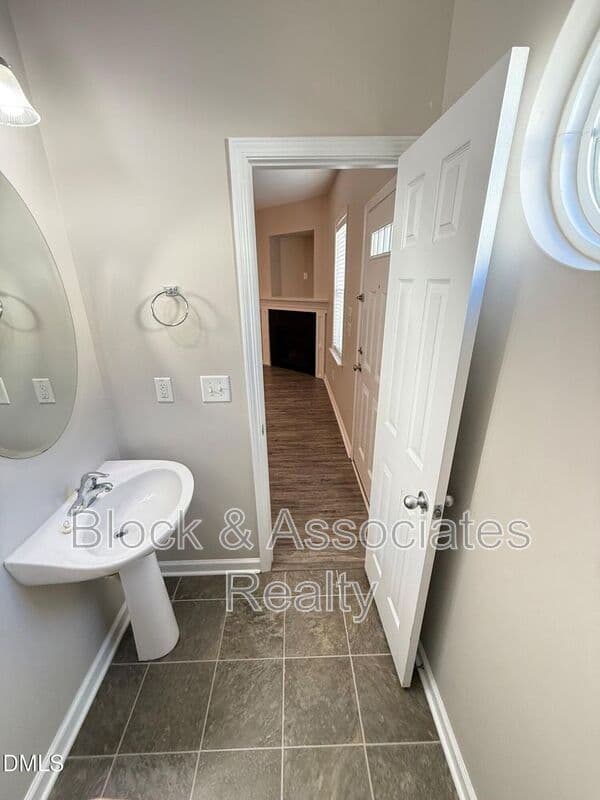 Wake Forest House: 163 Deacon Ridge St