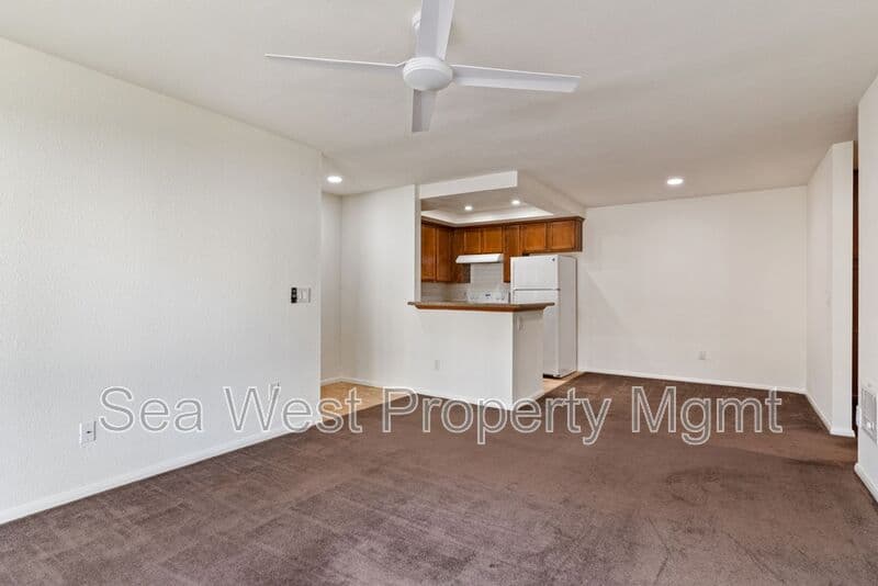 Oceanside Condo: 432 Edgehill Lane
