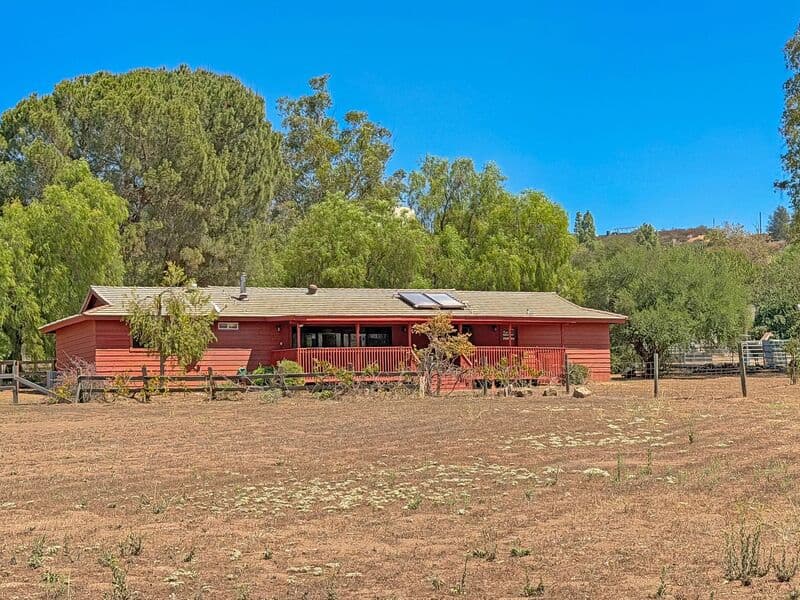 Valley Center House: 19286 Paradise Mountain Rd