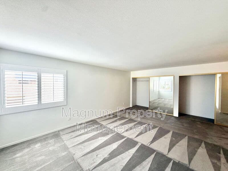 Hemet House: 25524 Sharp Dr