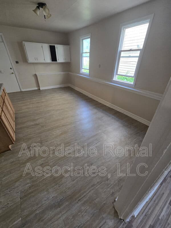 Milwaukee Condo: 2360 S 16th ST
