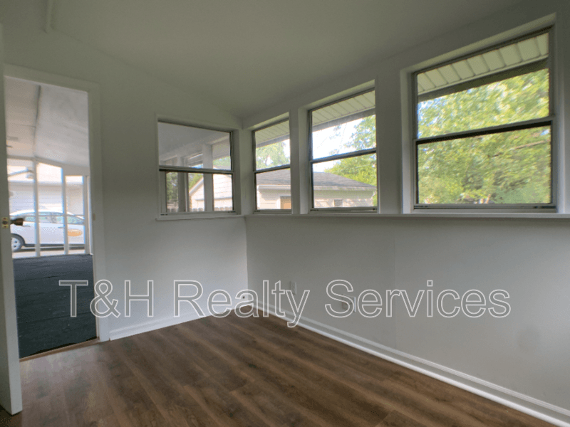 Fortville House: 733 Laurel Lane
