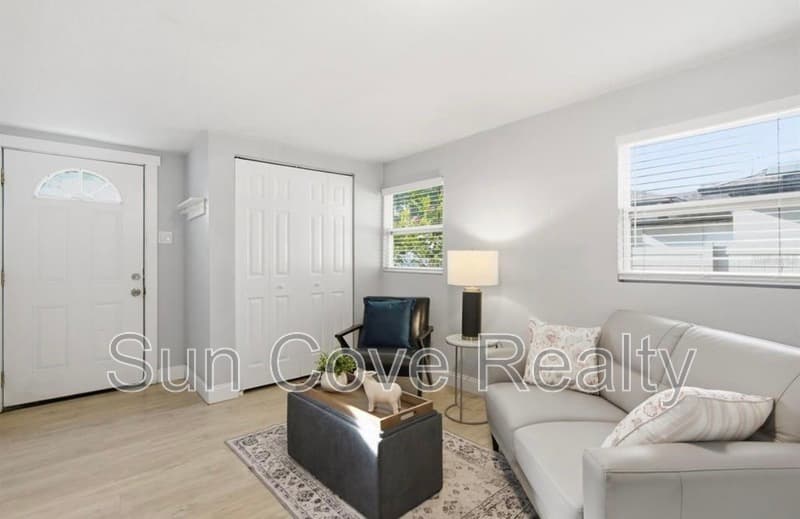Tampa House: 2815 N Taliaferro Ave
