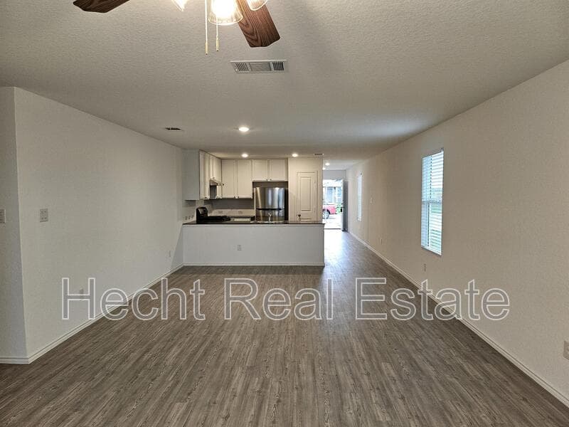Seguin House: 5911 Coahulia Ridge