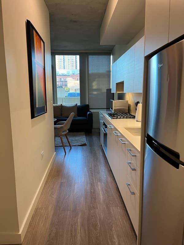 Chicago Condo: 200 N Desplaines