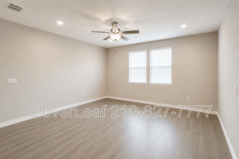 San Marcos House: 128 Roaming Rock Trl