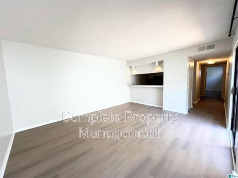Birmingham Condo: 3350 Altamont Road - C