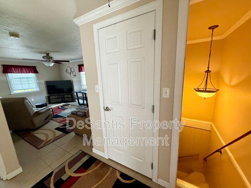 Pittsburgh Condo: 7408 Yale Avenue
