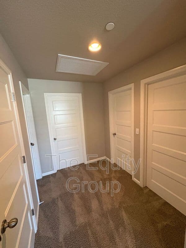 Clovis House: 3461 Alcove Way