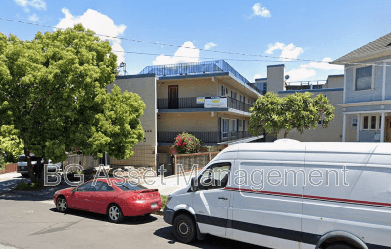 Oakland Condo: 480 Crescent Street