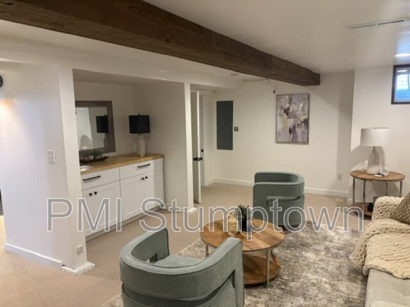Portland House: 7407 Southeast 30th Avenue